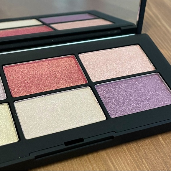 NARS Danger Control Eyeshadow Palette - Picture 9 of 9